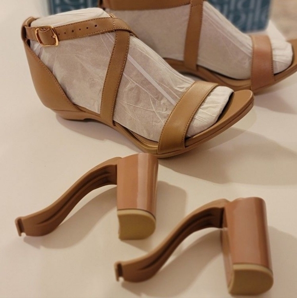 Pashion Convertable Heels - Picture 4 of 10